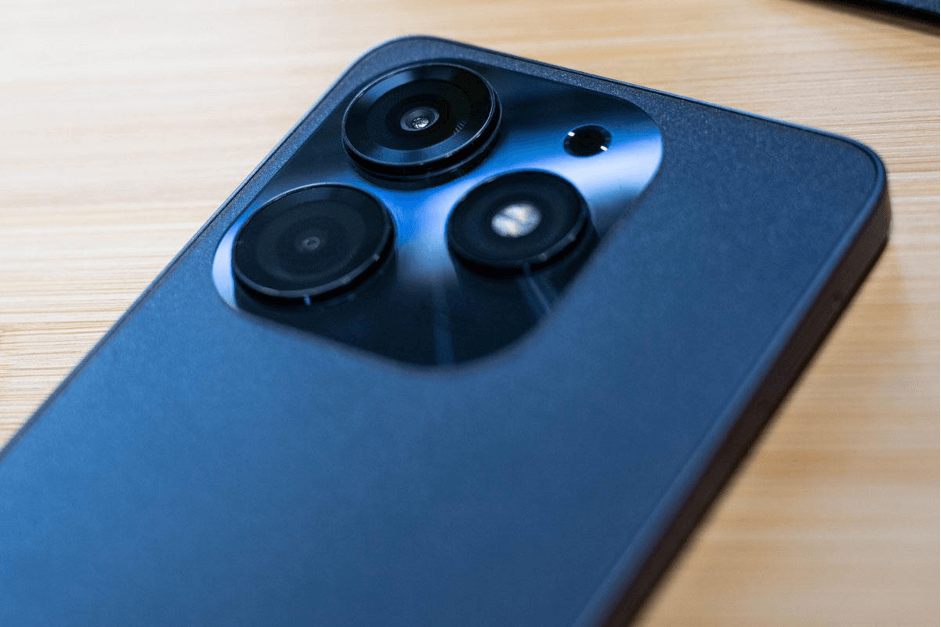 Обзор TECNO Spark 10 Pro